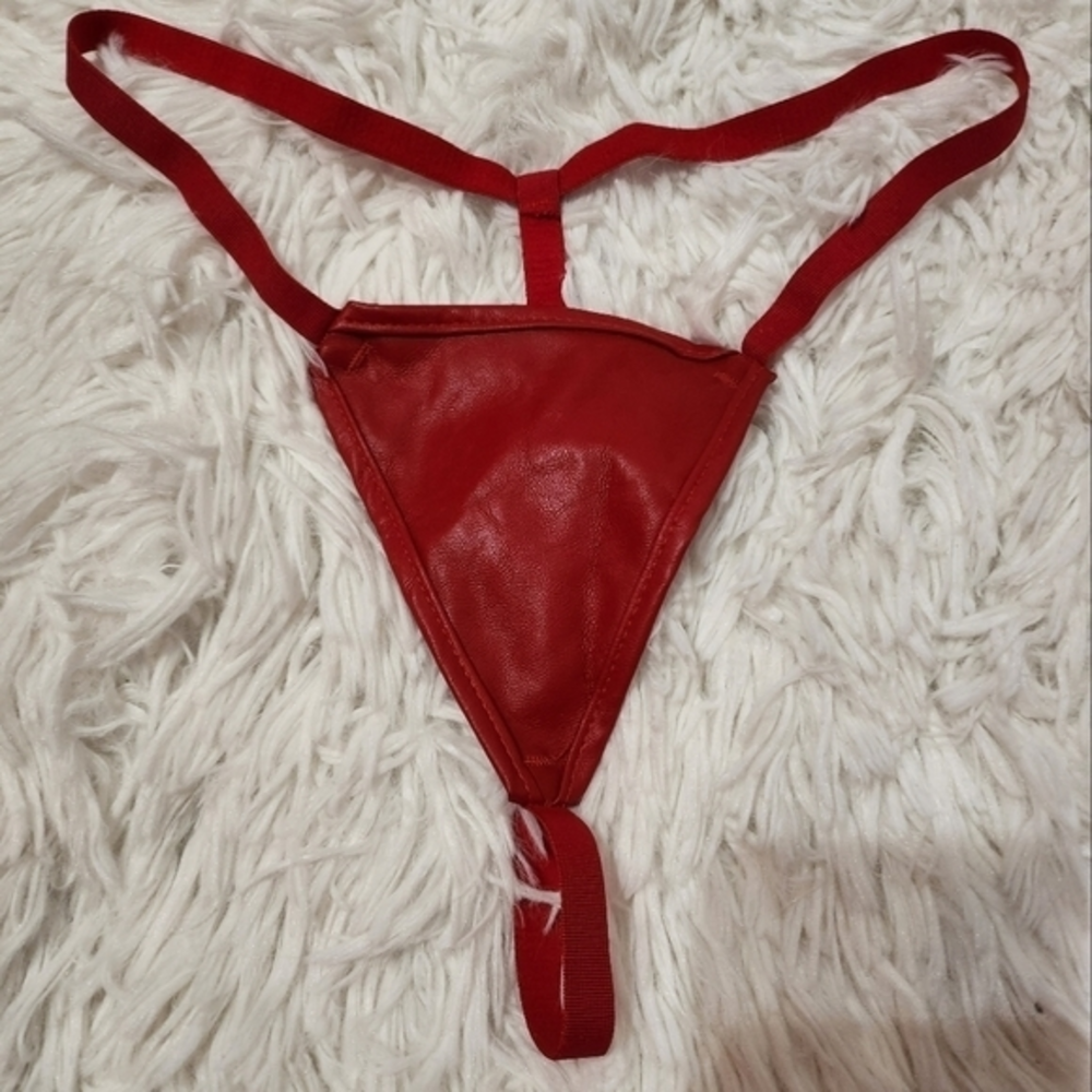 NWOT‎ leather string